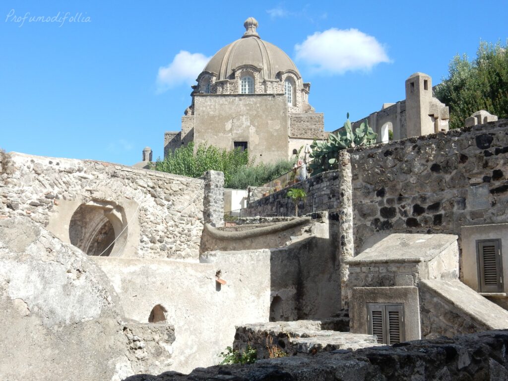 Ischia cosa vedere: la casa del sole al castello aragonese