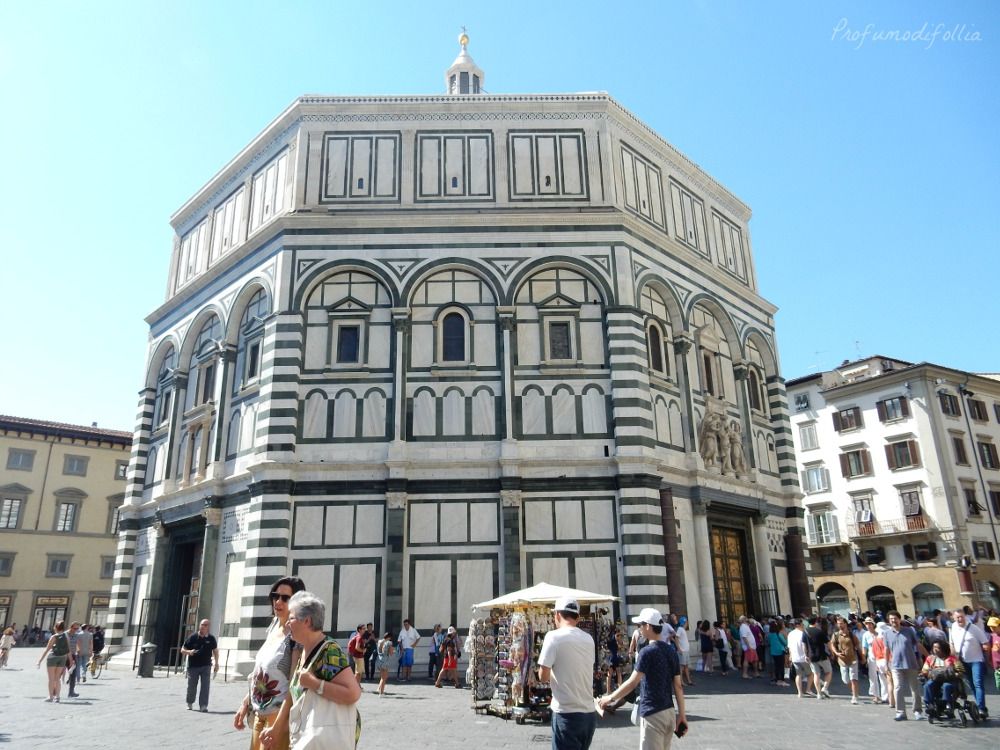 Cosa fare a Firenze: primo piano del Battistero di San Giovanni in Piazza del Duomo