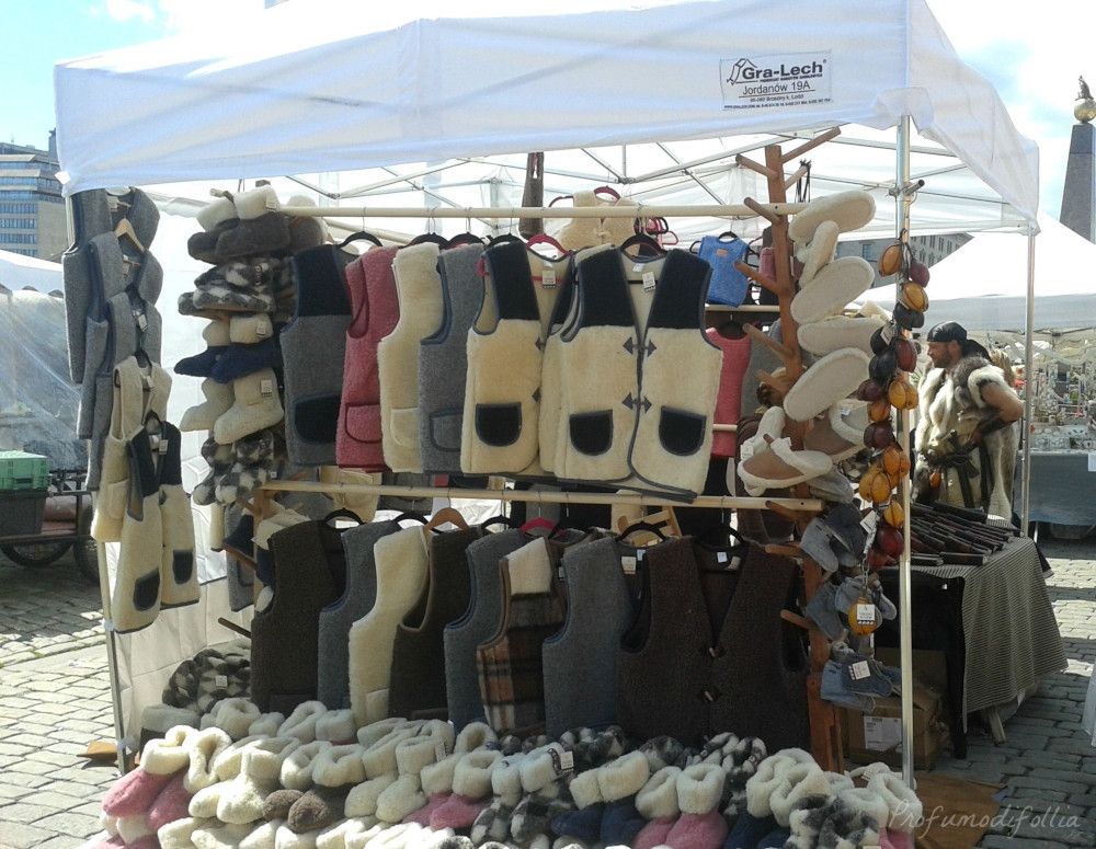 Kauppatori, bancarella di oggetti di lana