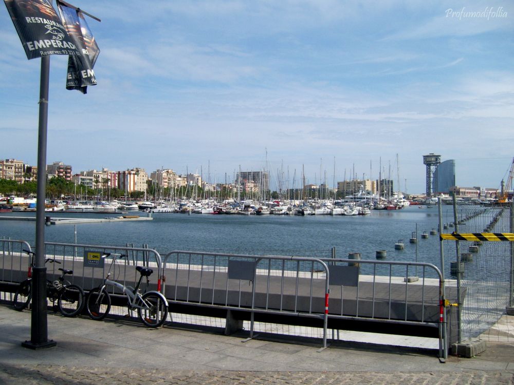 Barceloneta Barceloneta, le barche e il porto