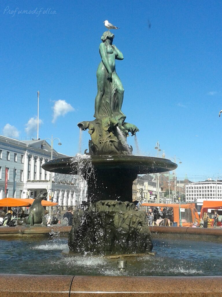 Cosa vedere a Helsinki in un giorno: la statua dell'Havis Amanda