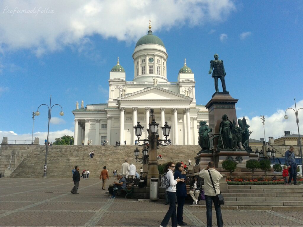 Guida per visitare la capitale della Finlandia: foto della Senaatintori