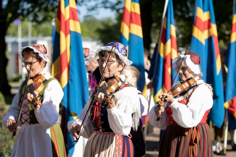 Che bei costumi! Celebrazioni in costume tradizionale dell'autonomia alle Isole Åland
