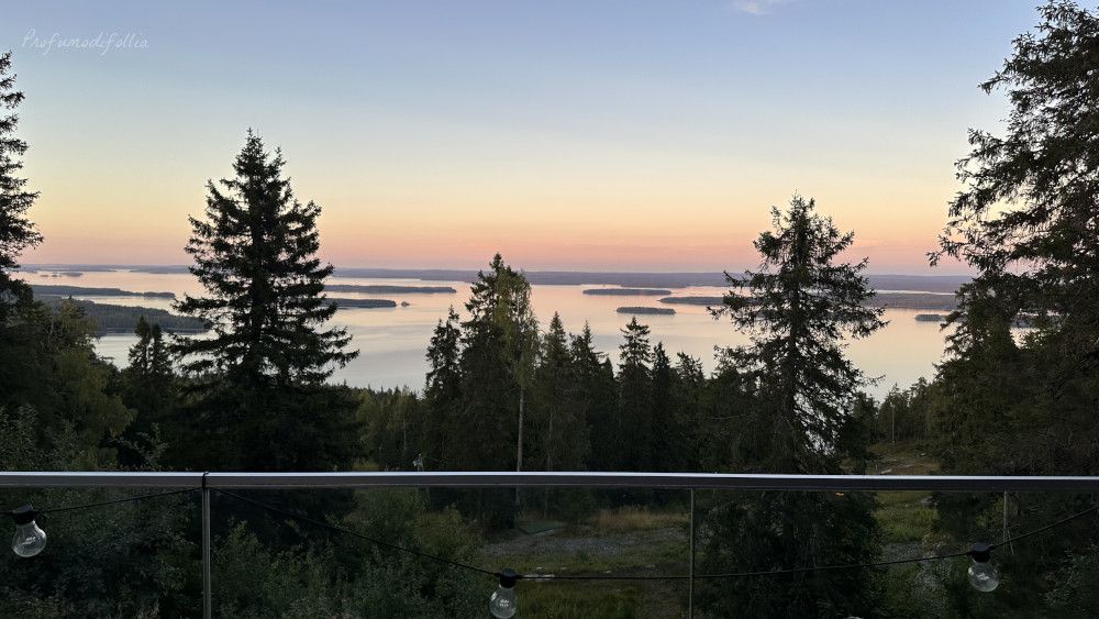 Regione dei laghi in Finlandia: il tramonto su Koli