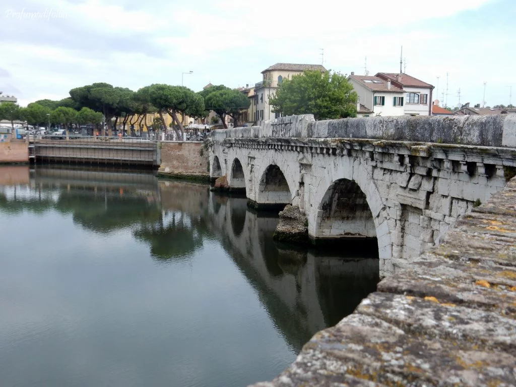 Il Ponte di Tiberio a Rimini Visitare Rimini: Ponte di Tiberio