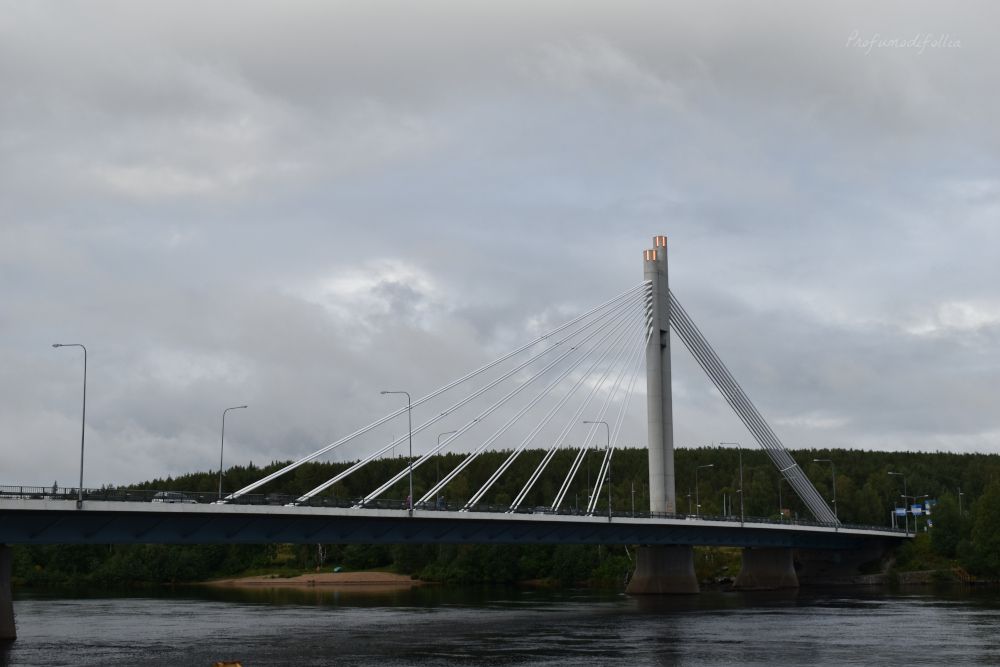 Cosa vedere a Rovaniemi: il ponte di Rovaniemi