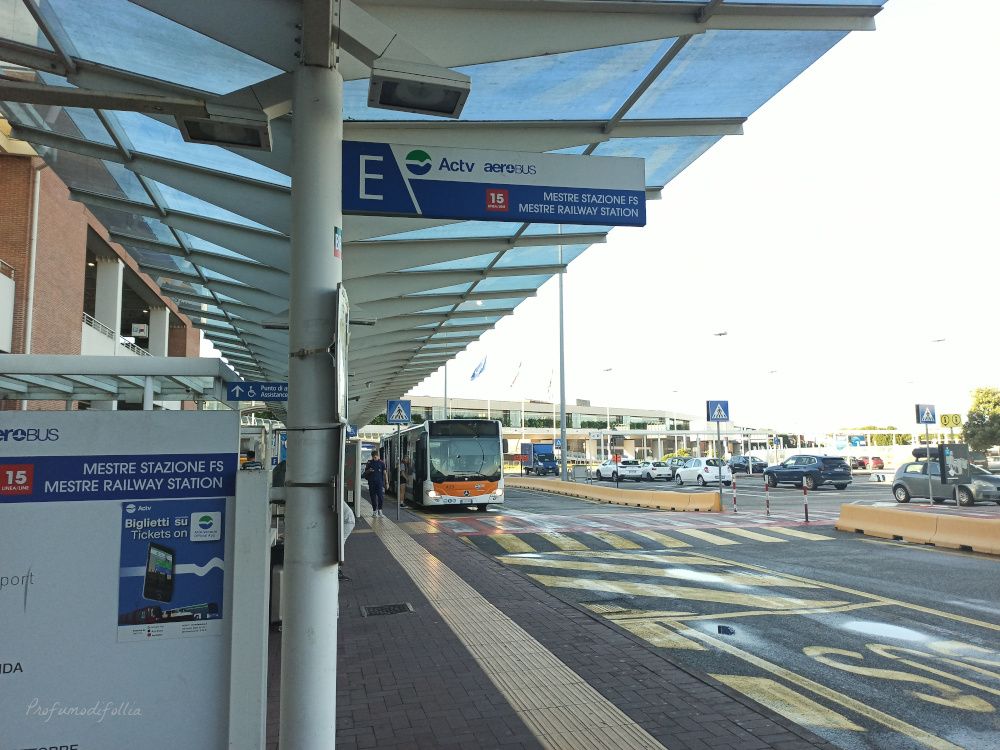 La fermata del bus n°15 dall'aeroporto Venezia Marco Polo a Venezia Mestre Come muoversi a Venezia: le fermate dell'autobus all'aeroporto Marco Polo