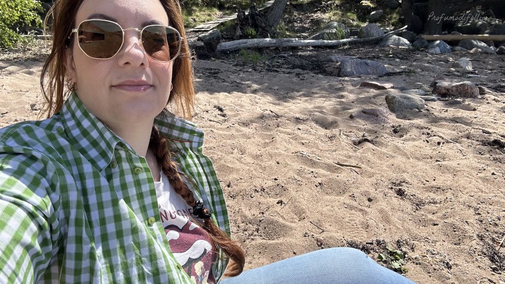 Viaggiare da sola: in solitudine su una spiaggia di Hanko