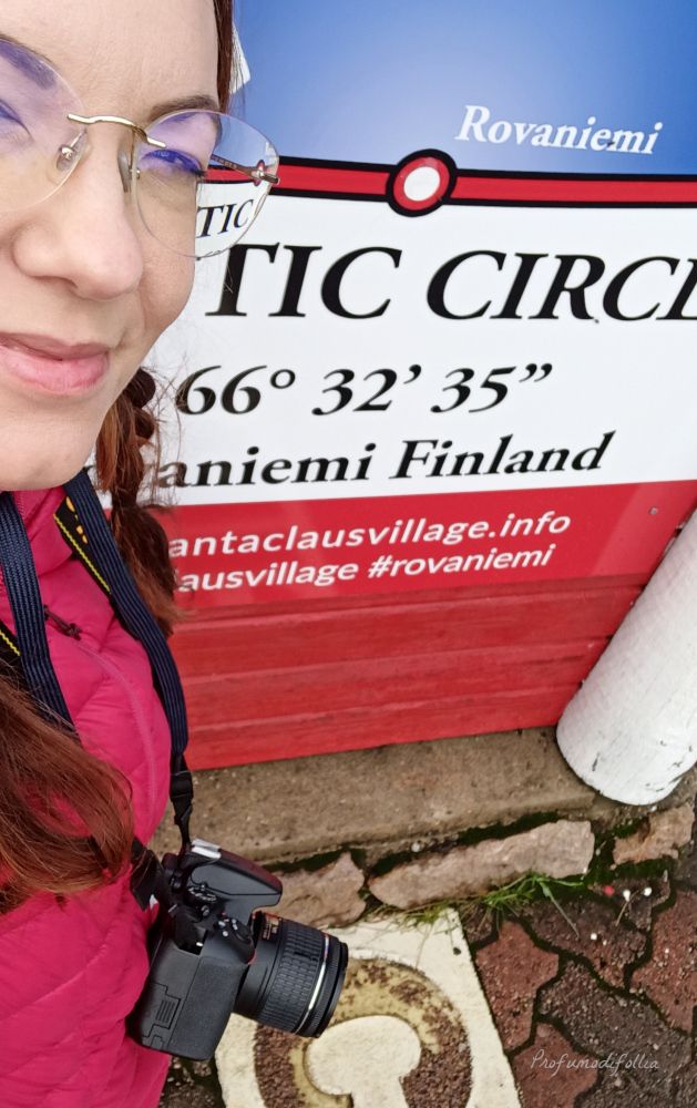 In viaggio da sola a Rovaniemi: qui ero davanti alla linea del Circolo Polare Artico